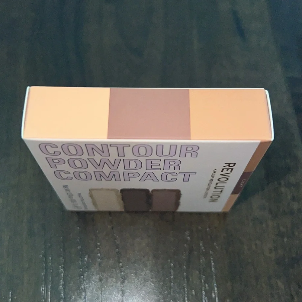NIB Revolution Contour Powder Compact - Light